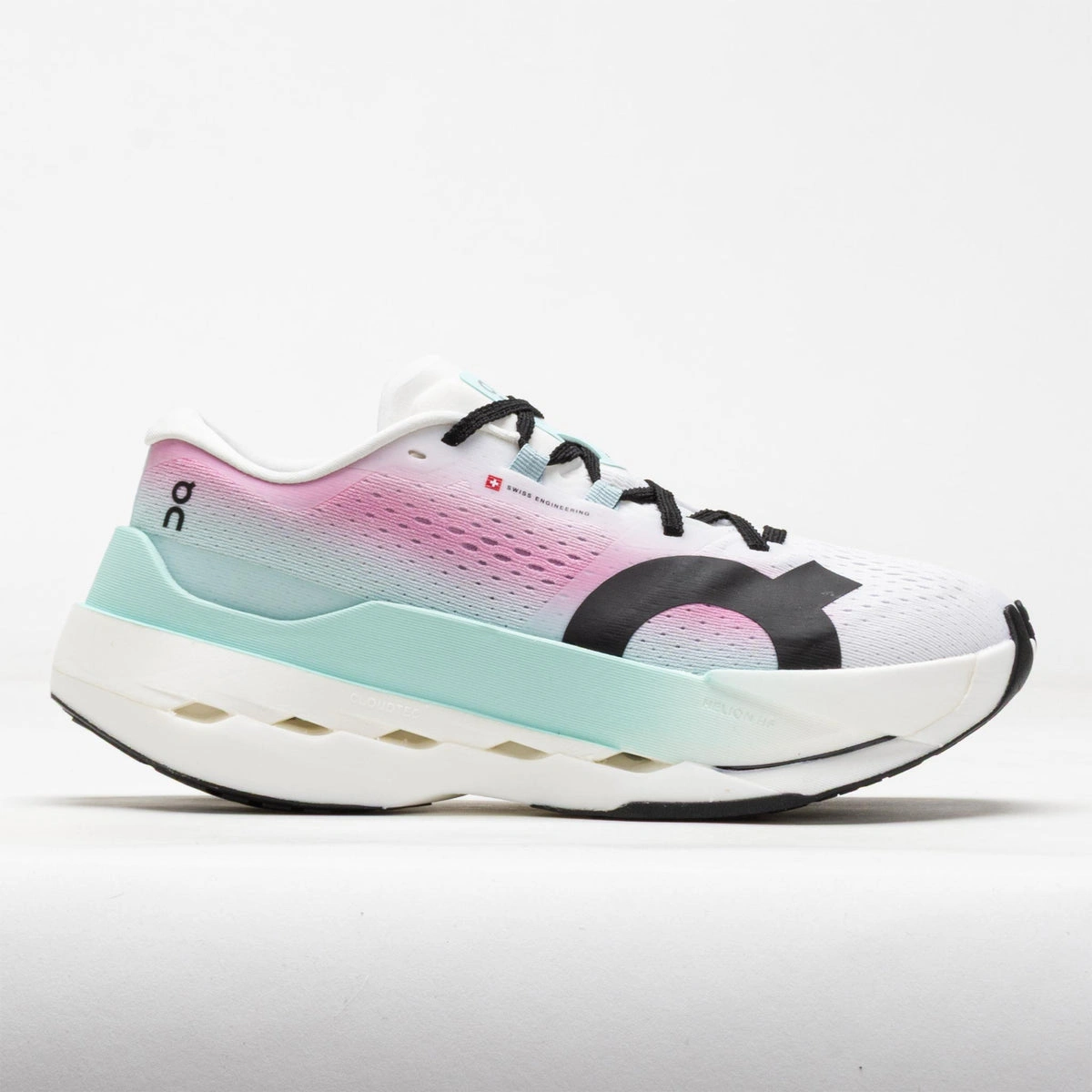 On Cloudboom Max Women's - Pink & Mint Marathon Shoes On Cloudboom Max women's white and pink marathon shoes